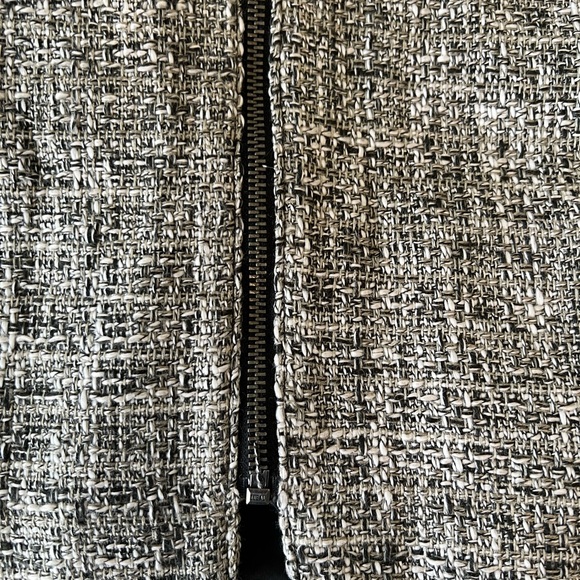 Banana republic skirt. - Picture 8 of 11